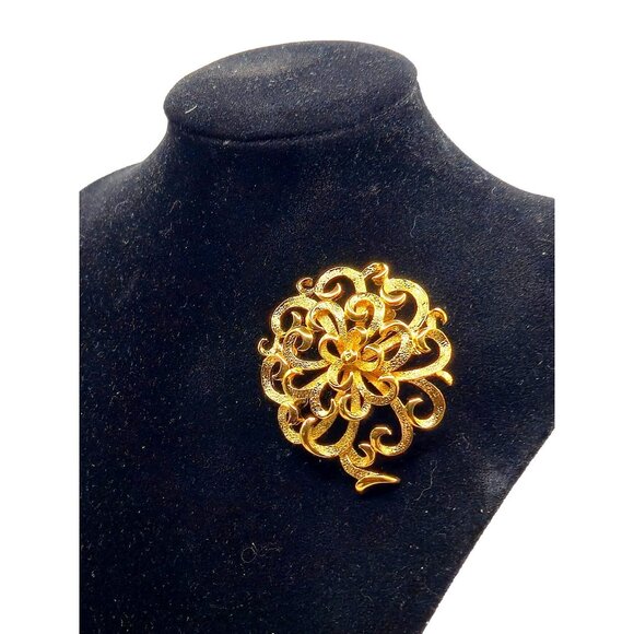 Vintage Marcel Boucher 1750 Brooch Gold Tone Scroll Floral Midcentury Signed - Picture 1 of 5
